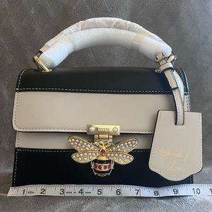 Bee 🐝 handbag 👜